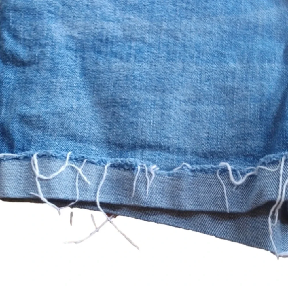 Gap Cutoff Style Shorts 28. Simple And Classic Style.Great Used Condition.